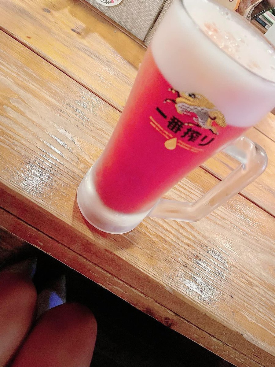 nabemasayo's tweet photo. 4日の土曜日、木更津に沖縄のカッコいいバンドがやってきます💖
#DOTZ
私の沖縄公演の時にドラムを叩いて下ってくださる #豊崎一生 さんがいます🙋♀️
私もゲストでちょこっと吹いてトマビー飲みます(ビールトマト割💖)
一緒に沖縄サウンドで熱くなろッ💖 https://t.co/MZqrDu5zVw