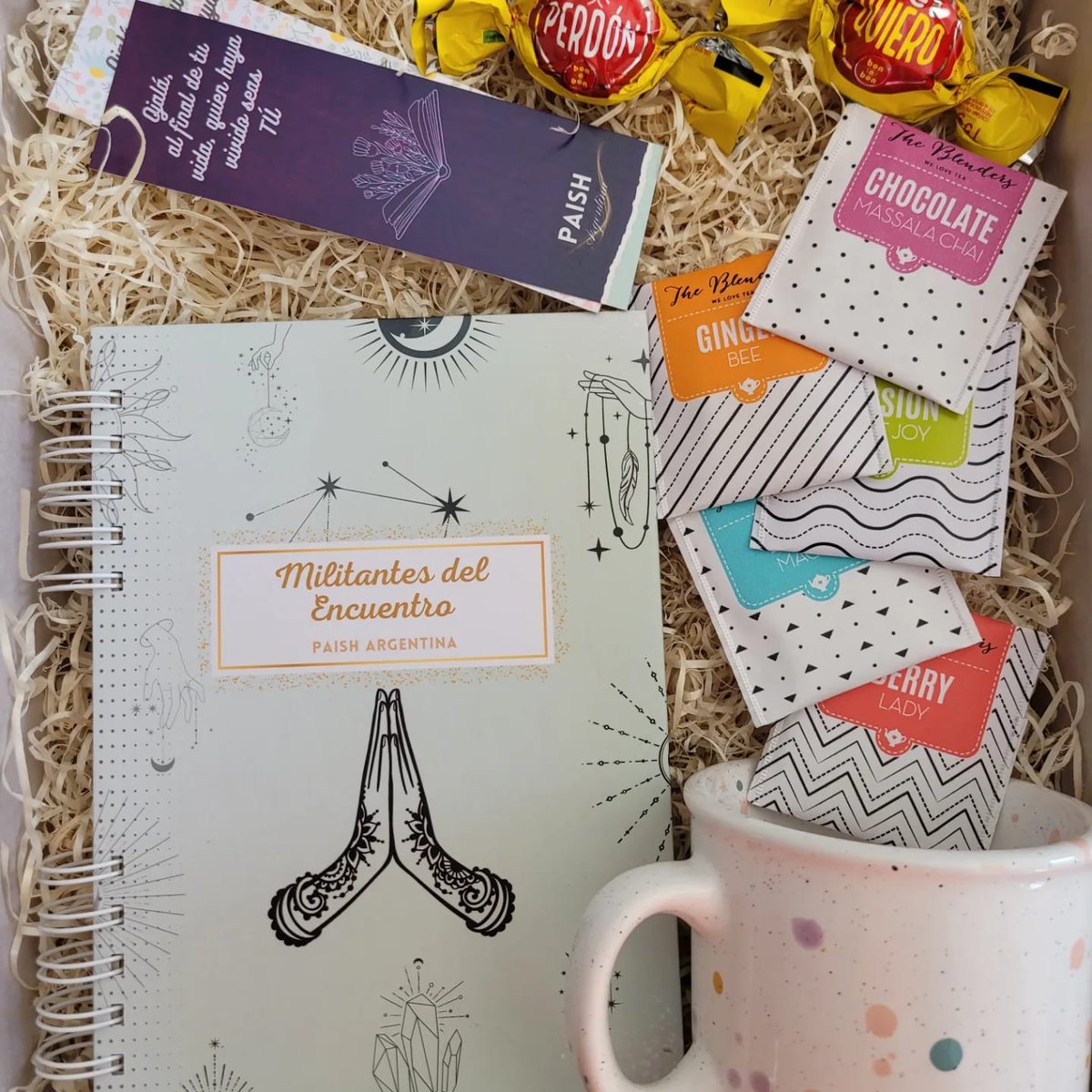 PaishArg's tweet photo. ☕️ 𝘽𝙤𝙭 𝙏𝙚: Con taza de Cerámica y set de Tecitos
🎀 Y combinarlos con cualquiera de los 4 modelos de Cuadernos:
💖 𝒀𝒐 𝑺𝒐𝒚 𝑪𝒓𝒆𝒂𝒅𝒐𝒓𝒂
💚 𝒀𝒐 𝑺𝒐𝒚 𝑰𝒏𝒕𝒖𝒊𝒄𝒊ó𝒏
💙 𝑻𝒐𝒅𝒐𝒔 𝑺𝒐𝒎𝒐𝒔 𝑼𝒏𝒐
💛 𝑴𝒊𝒍𝒊𝒕𝒂𝒏𝒕𝒆𝒔 𝒅𝒆𝒍 𝑬𝒏𝒄𝒖𝒆𝒏𝒕𝒓𝒐 https://t.co/p6PIaLKSdc