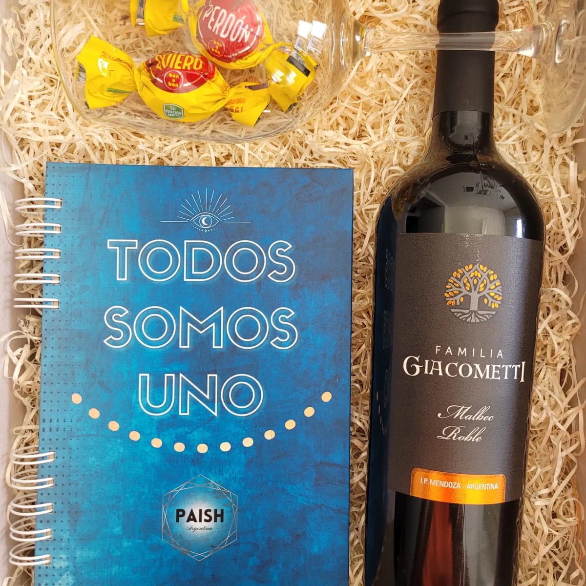 PaishArg's tweet photo. 🍷𝘽𝙤𝙭 𝙒𝙞𝙣𝙚: Con Vino (Tinto ó Blanco) y copa

🎀 Y combinarlos con cualquiera de los 4 modelos de Cuadernos:
💖 𝒀𝒐 𝑺𝒐𝒚 𝑪𝒓𝒆𝒂𝒅𝒐𝒓𝒂
💚 𝒀𝒐 𝑺𝒐𝒚 𝑰𝒏𝒕𝒖𝒊𝒄𝒊ó𝒏
💙 𝑻𝒐𝒅𝒐𝒔 𝑺𝒐𝒎𝒐𝒔 𝑼𝒏𝒐
💛 𝑴𝒊𝒍𝒊𝒕𝒂𝒏𝒕𝒆𝒔 𝒅𝒆𝒍 𝑬𝒏𝒄𝒖𝒆𝒏𝒕𝒓𝒐 https://t.co/UbQDYnfe9v