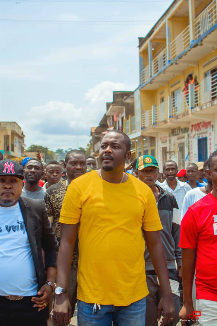 KapellaPablo's tweet photo. Boma pas 2. Ton destin est gravé dans les mains de tes rejetons. L'intérêt de Boma d'abord. L'intérêt de Boma toujours. https://t.co/IIRqsvDwLA