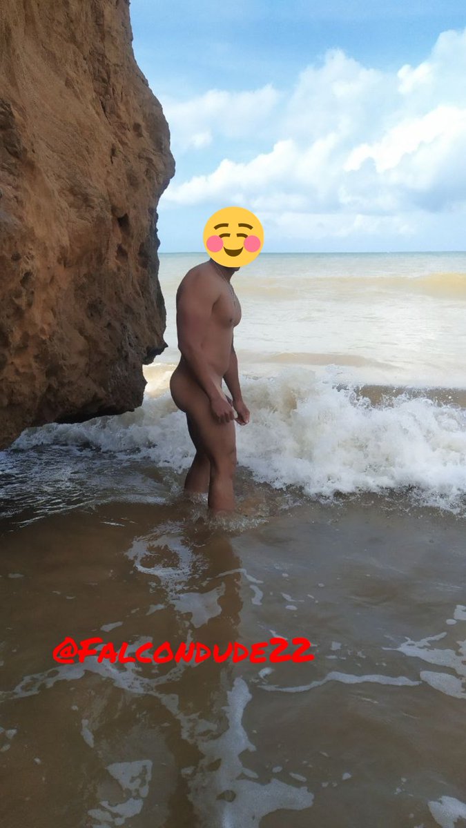 Falcondude22's tweet photo. ☀️⛱️ #nudist #nudistfun #beachPhotography https://t.co/i4fMdlwqA5