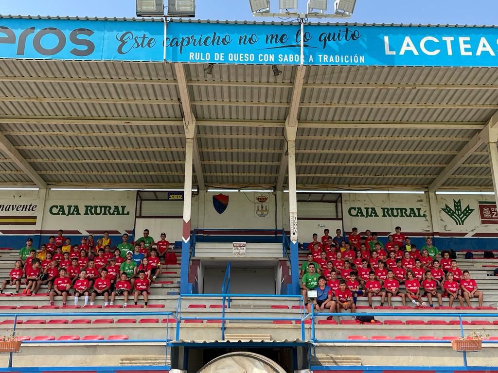 ❗️CAMPUS CD BENAVENTE❗️

ℹ️ En cuanto a la realización del CAMPUS CD BENAVENTE II, como bien habíamos adelantado, se desarrollará en unas fechas similares a las del año pasado. 
Será del 10 al 14 y del 17 al 21 de Julio.

Pronto daremos más información🔔

💙SENTIMIENTO TOMATERO❤️