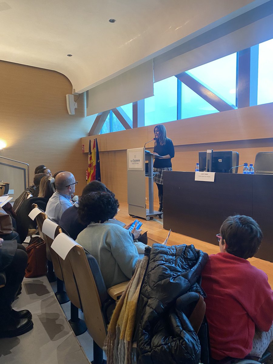 humanizacionIB's tweet photo. Jornada 28 febrer dia mundial de les malalties rares, inaugura @Patgompic @Manupalster @Peppomar #juntsommésforts #humanitzacioIB https://t.co/3OUUfumQWx
