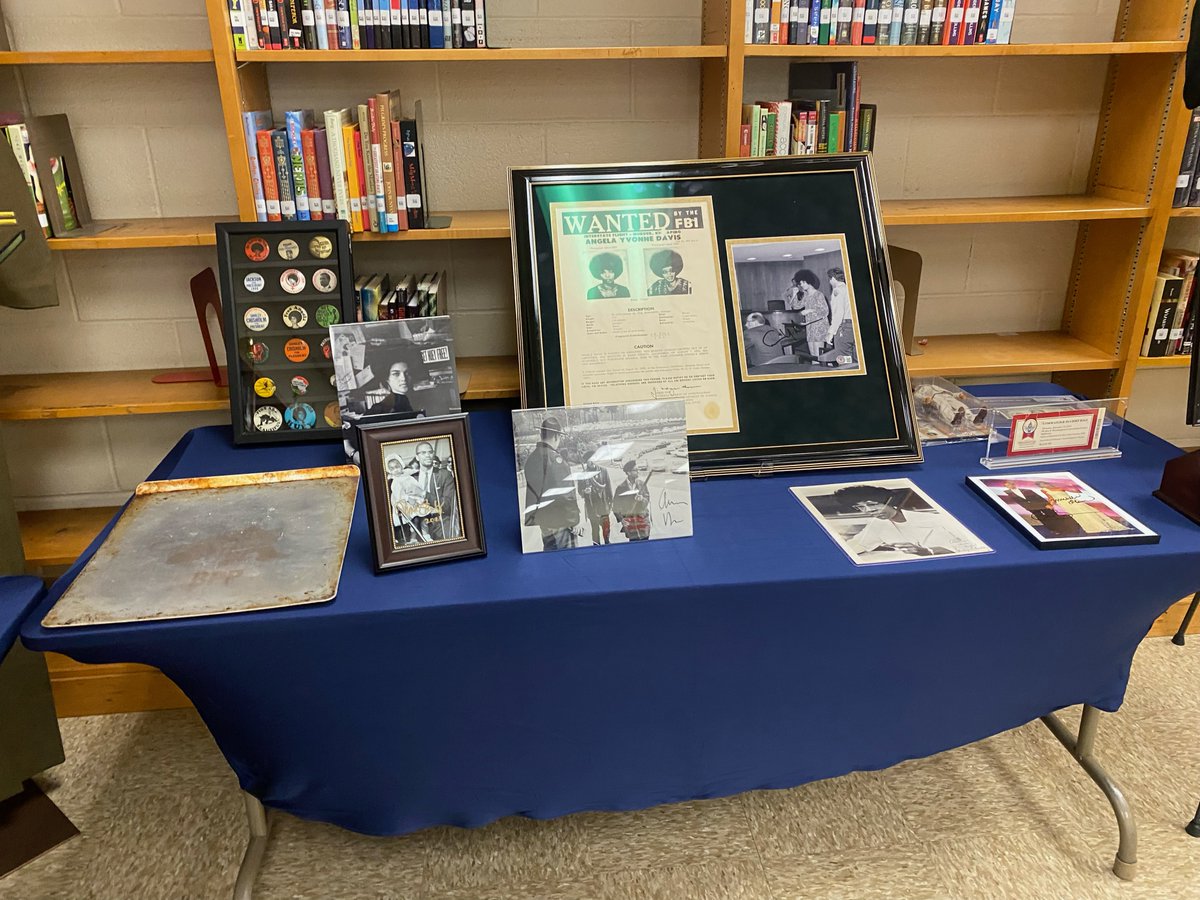 WalkerMillMS's tweet photo. The Mobile Black History Museum made its stop at Walker Mill. @WMMSTAG #BlackHistoryMonth #MobileMuseum #pgpcs #pgcpsproud #wmms #blueandgold #pantherpride #MobileBlackHistoryMuseum https://t.co/LC6CWkK36h