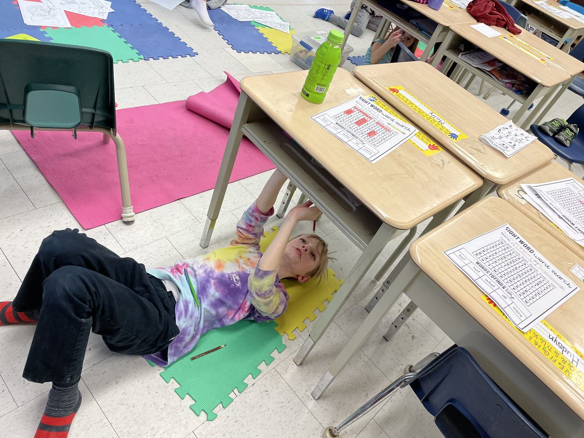 misshensen's tweet photo. Embracing our inner Michelangelo @BuckhornKPR #artmatters #artisfun https://t.co/y8vbqyRMJt