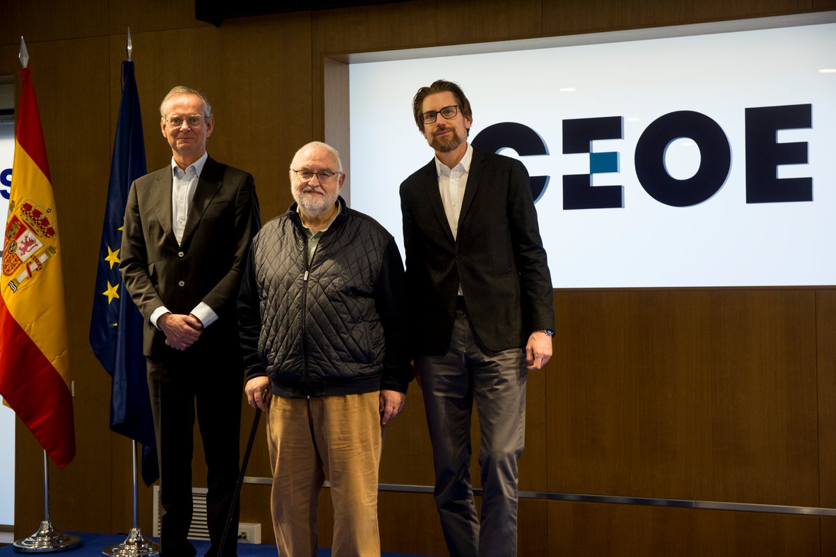 CONACEE's tweet photo. ¡Buenas noticias!
#CONACEE firma un acuerdo con el sector del juego para promover la inclusión socio-laboral de las personas con #discapacidad.
El acuerdo alcanzado permitirá fomentar el conocimiento de la labor de los CEE como vías de promoción y acceso al mercado laboral. https://t.co/PTc7ZqP3oX