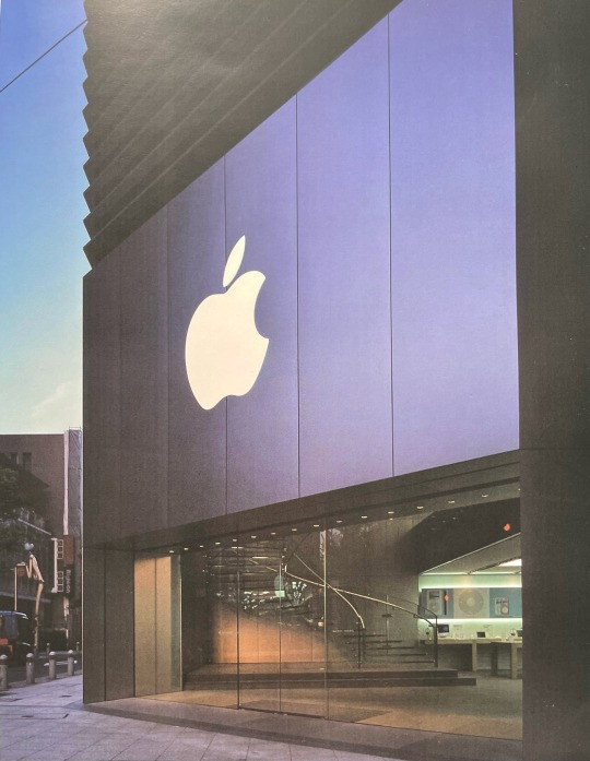 3CC0__'s tweet photo. Shinsaibashi Apple Store (2004) 
Located: Osaka, Japan https://t.co/iKxJ90JSNA
