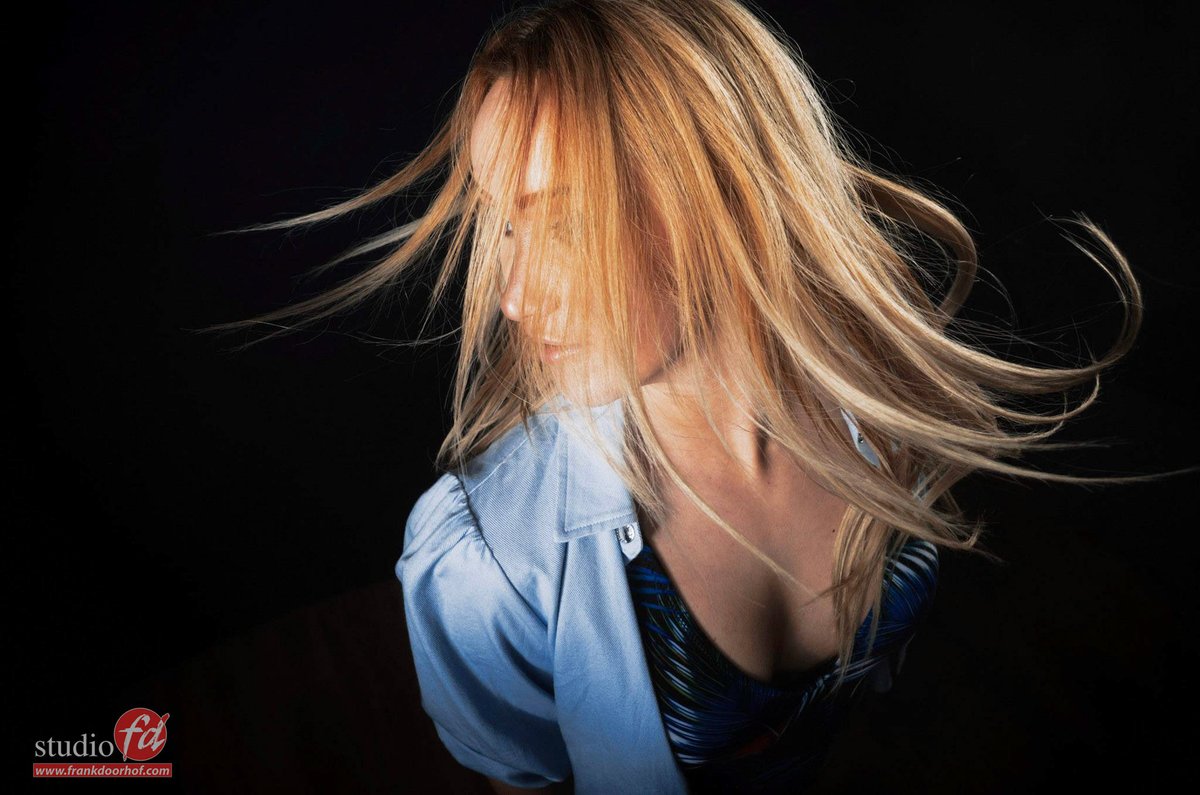 frankdoorhof's tweet photo. Some results from the workshop with our model Janine
Check https://t.co/BrsS19ZD9V for the workshops (in Dutch)
#workshops #licht #fotografieworkshops #studioverlichting #modelfotografie #portretfotografie #creatieflicht #flitsen #continueverlichting #iqwire https://t.co/HW4qqiONgr