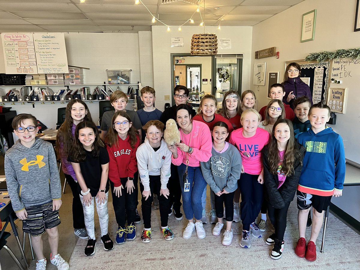 Mrs. Roth tweet media