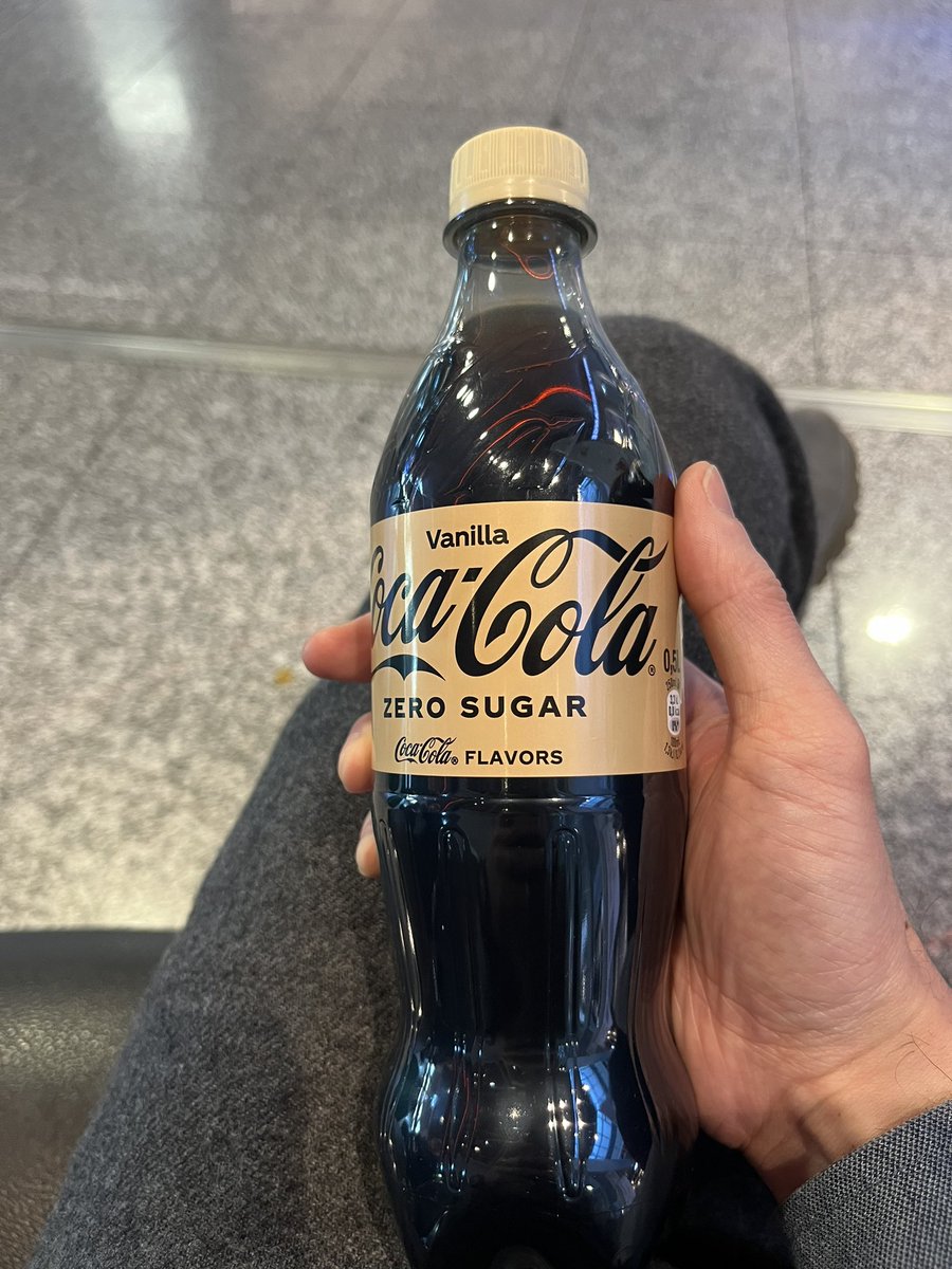 GENVLOG's tweet photo. これ一本4€。約560円です🤑
高い。高すぎる。 https://t.co/3dDepajVqS