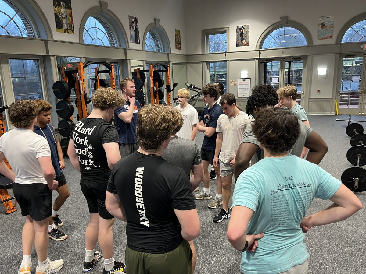 CoachMatteo_WFS's tweet photo. “It’s a dog eat dog world…stayin’ on my paws”
6:00 AM group got it in. No action shots today. Smaller group = coach joins in.
Man maker = 1x20 front squat
Start the day with struggle.
Dues paid ✅
#WillBeforeSkill
#EarnedNotGiven https://t.co/2MACabqUJx