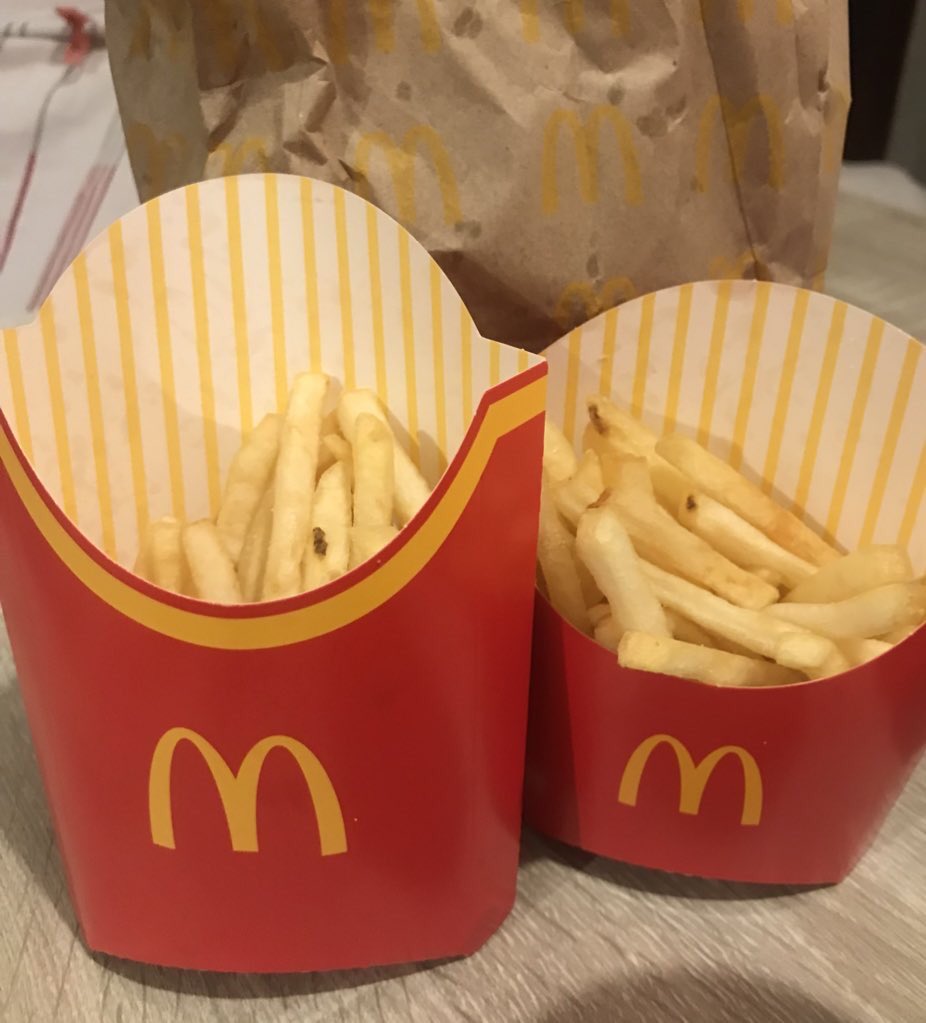 JackieCastLeon's tweet photo. @McDonaldsMexico Ayer en la noche pasé a comprar por Automac, llego a casa y mis papás venían a la mitad 🙁 https://t.co/3FaobtyRd9