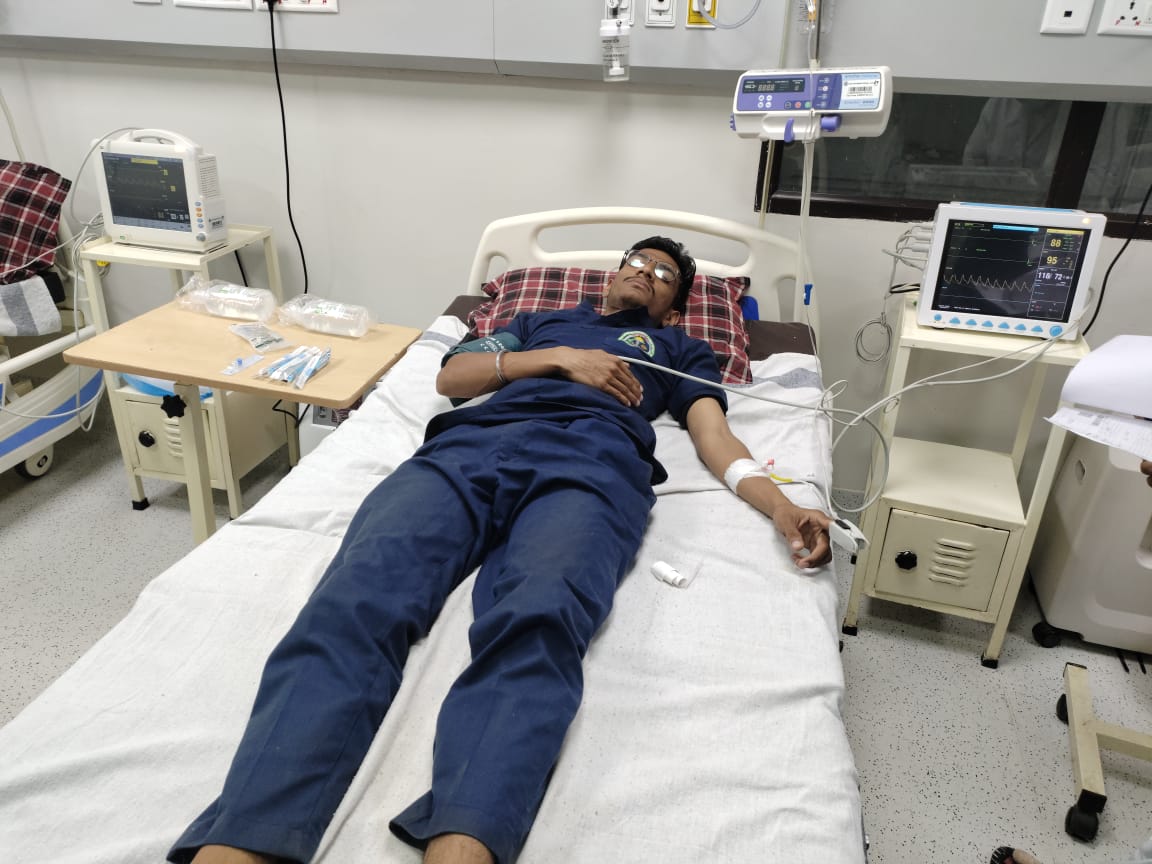 Sakshig78687009's tweet photo. #i_support_NDVSU_vets
#mass_hunger_strike 
#increaseMPvetStipend
@MLApremsinghBJP
@presidentVCI
@ChouhanShivraj 
@OfficeofSSC https://t.co/pufOdpumH8