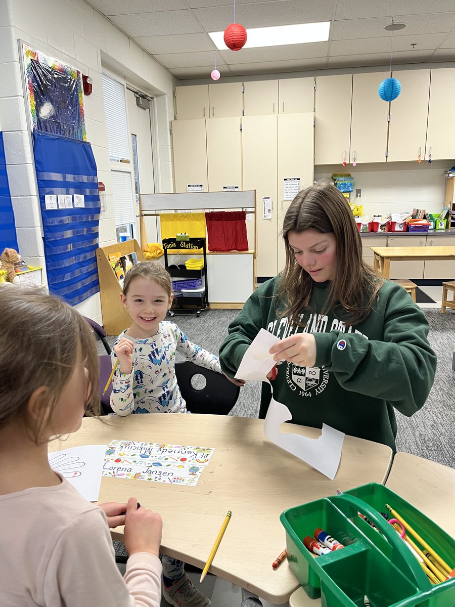 RWelementary's tweet image. Day 2 of Inclusion week at Ridge Wood. Our rockets are so excited to have our @unifiedstangs @nhsstangs1 here @NorthvilleEDU #npsworldofpossibilities