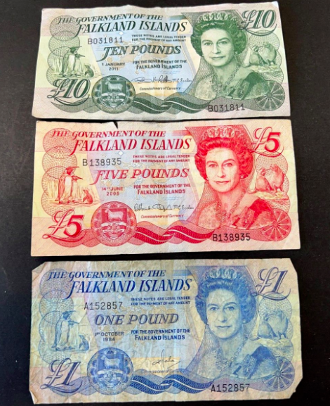 CavalierCoins's tweet photo. Falkland Island set of banknotes £10/£5 & very collectable £1 1984 live on our auction this Thursday, 2nd March.
#Falkland #Falklandsbanknotes #money #rare #oldmoney #papermoney #worldmoney #oldpapermoney #rarebanknote #banknotes #money https://t.co/xWvF1KCJ8r