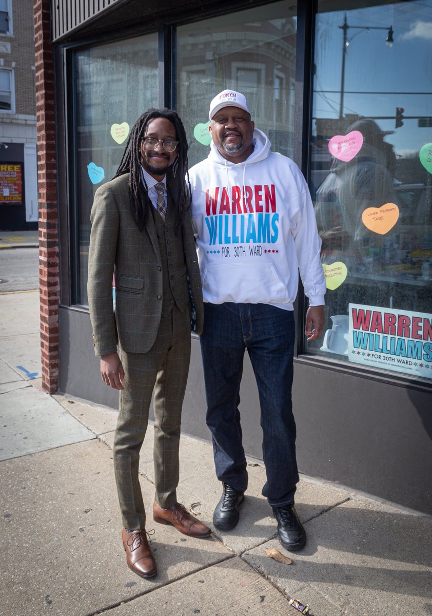 peopleslobbyusa's tweet image. Warren's dad, also named Warren, took a day off from his job as a downtown postal worker to come out and help win this election for @Warrenfor30! #GOTV