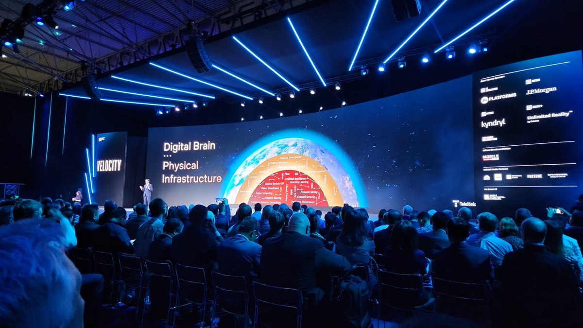 At #MWC23 GSMA chairman José Maria Álvarez Pallete Lopez discussed the importance of IoTaaS as a digital brain, enabling businesses to effectively monitor, manage &amp; control their connected devices, resulting in improved efficiency &amp; cost savings.
#IoTaaS #Aizatron #MWC23 #4YFN23