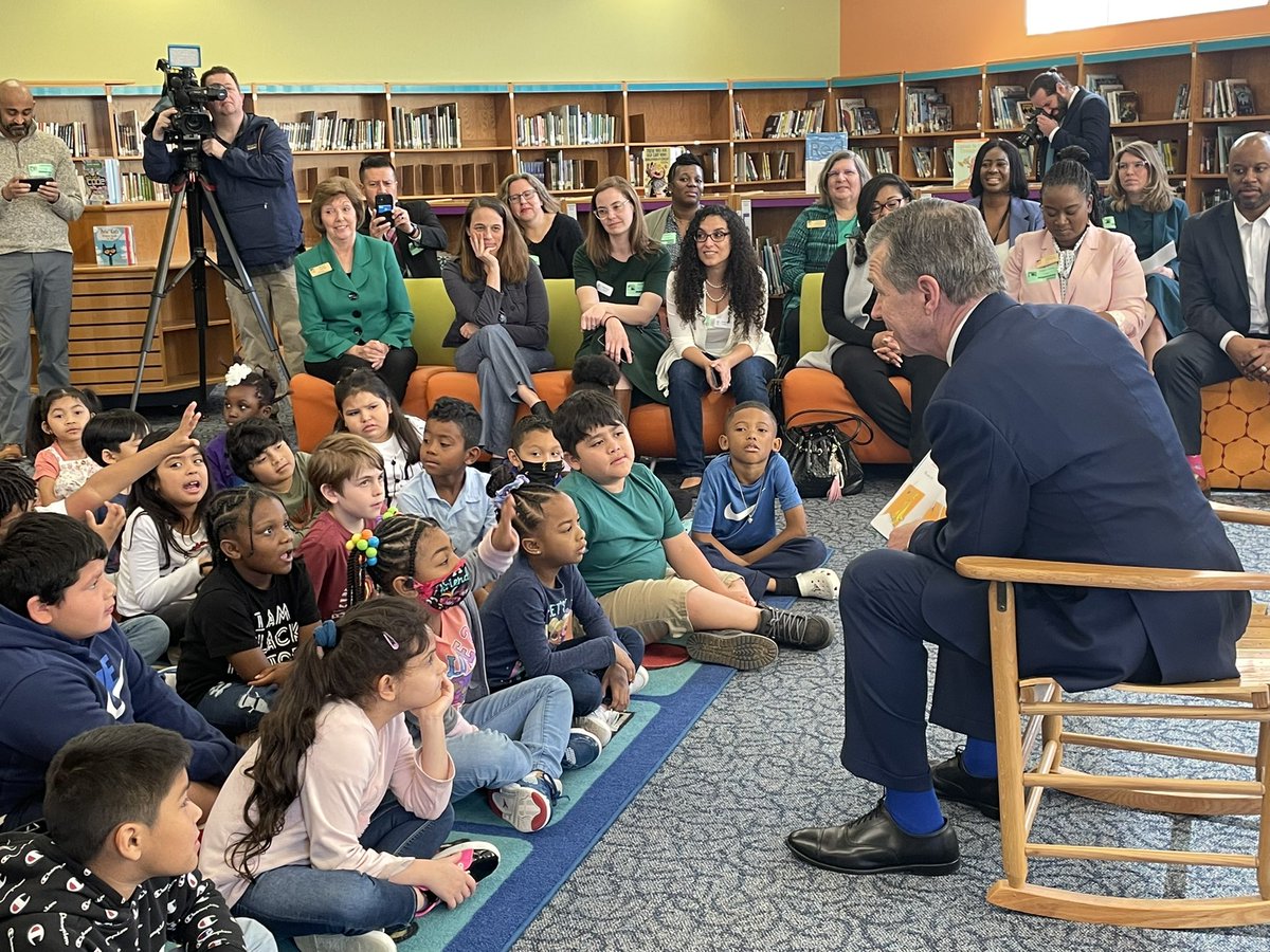 Happy Read Across America Week! 📚 This morning, <a href="/NC_Governor/">Governor Josh Stein</a> tours <a href="/WilburnElem/">Wilburn Elementary</a> and reads to first graders. #ncpol