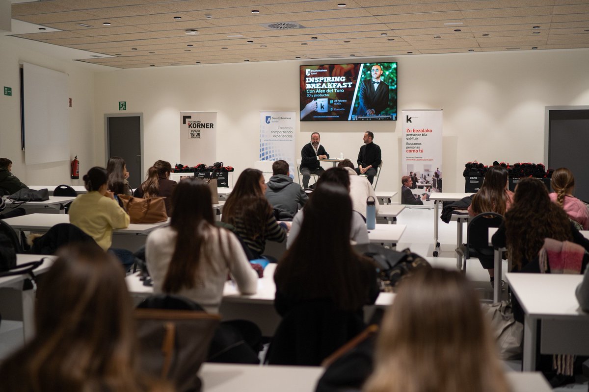 Kutxabank's tweet photo. 🗣️ Esta mañana se ha celebrado en Donostia #InspiringBreakfast, un evento organizado por @AlumniDBA en colaboración con #KutxabankKorner.
🎵 Durante el acto, el alumnado de @deustoDBS ha tenido la oportunidad de conocer la trayectoria de Alex del Toro, DJ, productor y exalumno. https://t.co/wQyHWuKItX