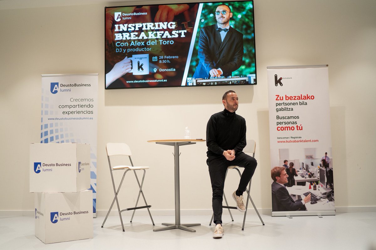 Kutxabank's tweet photo. 🗣️ Esta mañana se ha celebrado en Donostia #InspiringBreakfast, un evento organizado por @AlumniDBA en colaboración con #KutxabankKorner.
🎵 Durante el acto, el alumnado de @deustoDBS ha tenido la oportunidad de conocer la trayectoria de Alex del Toro, DJ, productor y exalumno. https://t.co/wQyHWuKItX