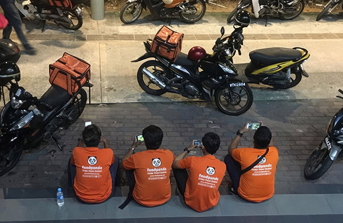 2/A new  body of exciting ethnographic research on platform workers has emerged. 
We look at labour conditions, contractual relationships and the lived experience of workers in a number of locales.

open.spotify.com/episode/3qKUy3…