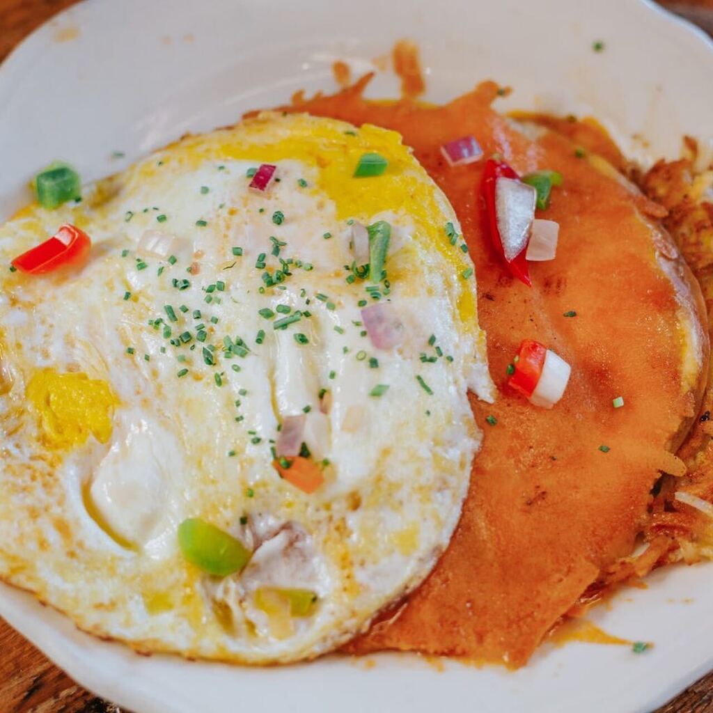 Stuffed Poblanos, Bloody Mary’s, Pimento Cheese Scrambles &amp; West 7th Cereal Milk Cocktails are just a few of our favorite things! 🥞♥️

Comment below with your Hope favorite! instagr.am/p/CpNf2VYsONr/