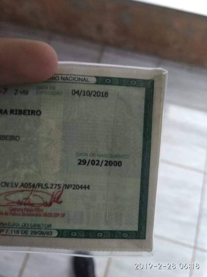 sgourgente's tweet photo. Se amanhã não tem 29, como é que eu faço aniversário? 🤷🏽‍♂️ https://t.co/h04lXCa3No
