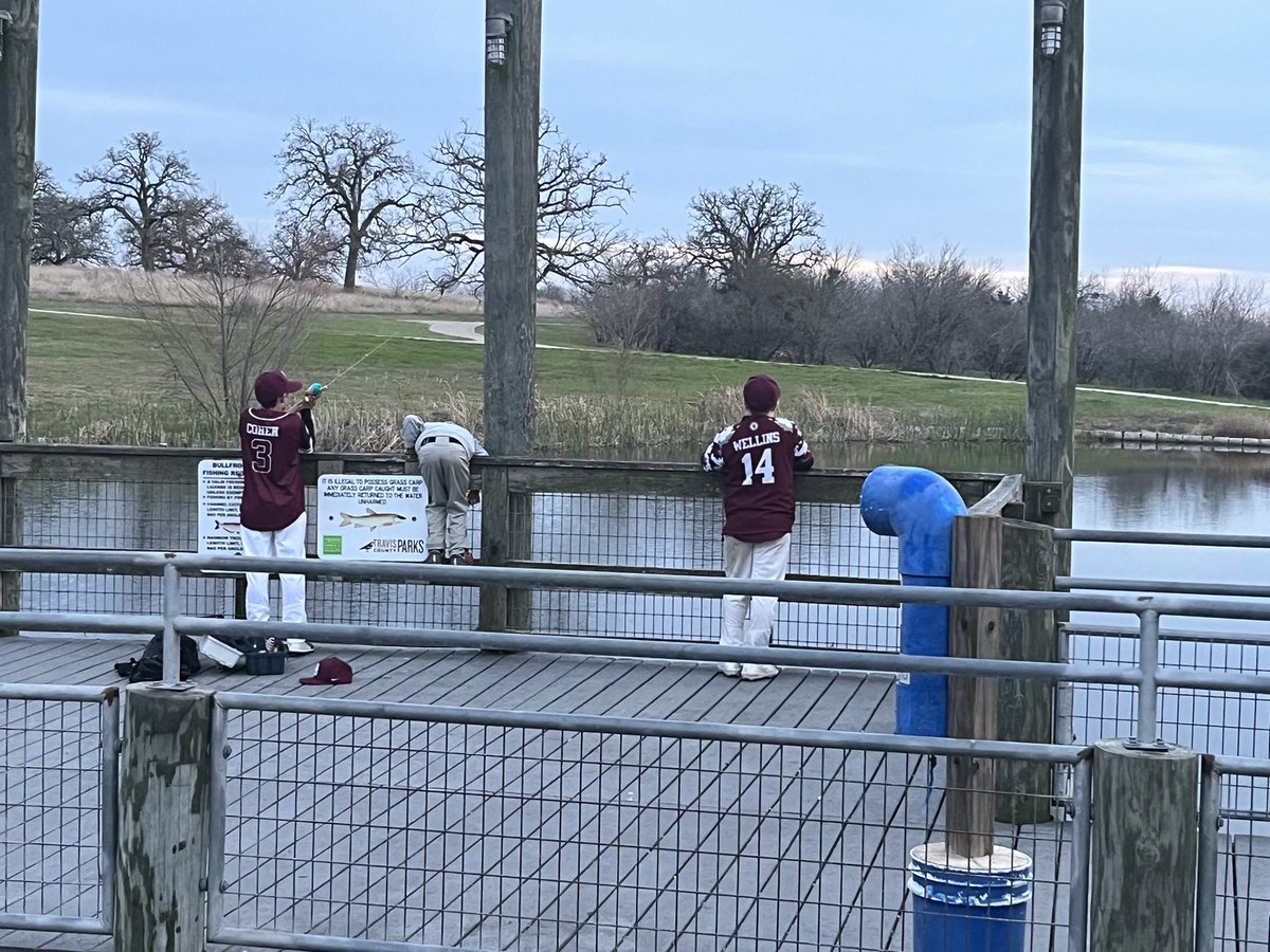 DSBaseballClub's tweet image. Our players &amp;amp; coaches always emphasize #community and teamwork as they work together on the core fundamentals of #baseball 💪🏼

👉🏻Make sure to give us a follow ✅ and stay tuned as our #selectbaseball teams continue this exciting season 🔥 #DSBC #DSselect