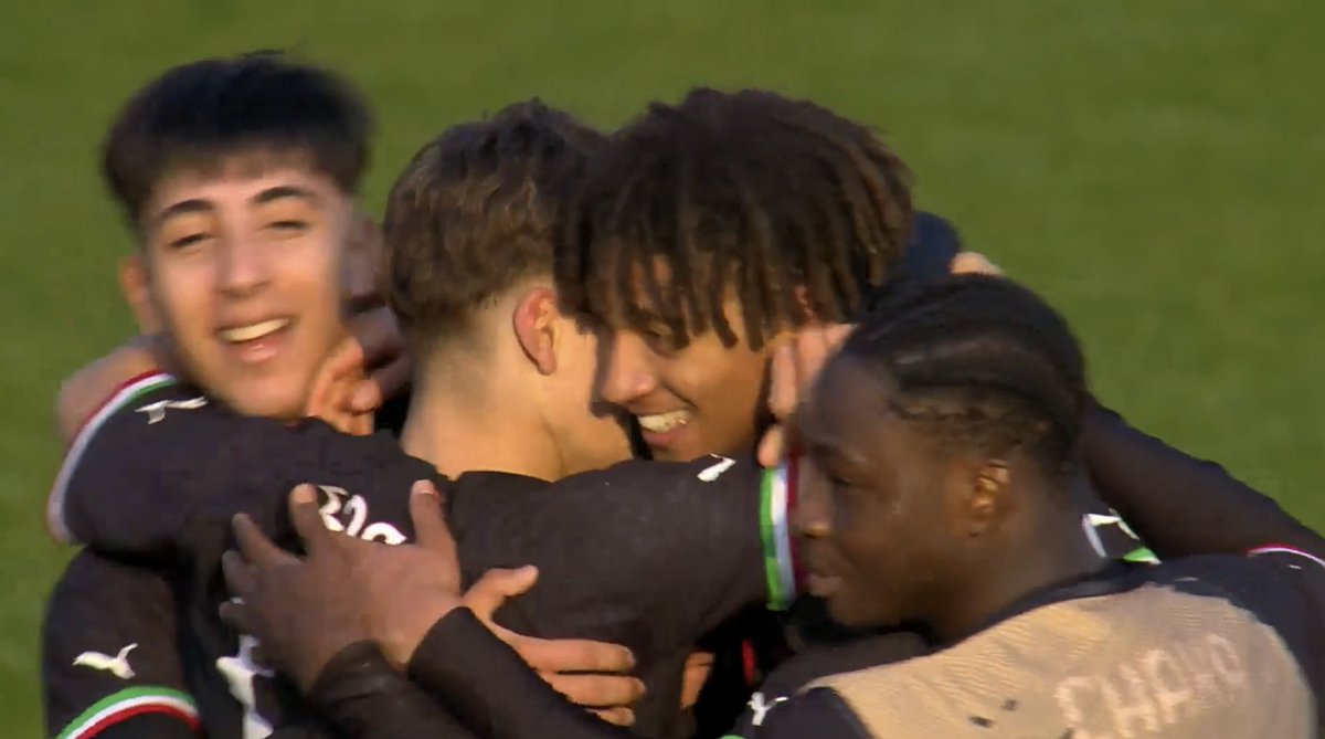 ✅ Il #MilanPrimavera batte 1-0 il #RuhLviv e raggiunge i primi, storici quarti di finale in #YouthLeague 🇪🇺

⚽️ Decisivo il gol di #Zeroli su assist al bacio di #Bakoune