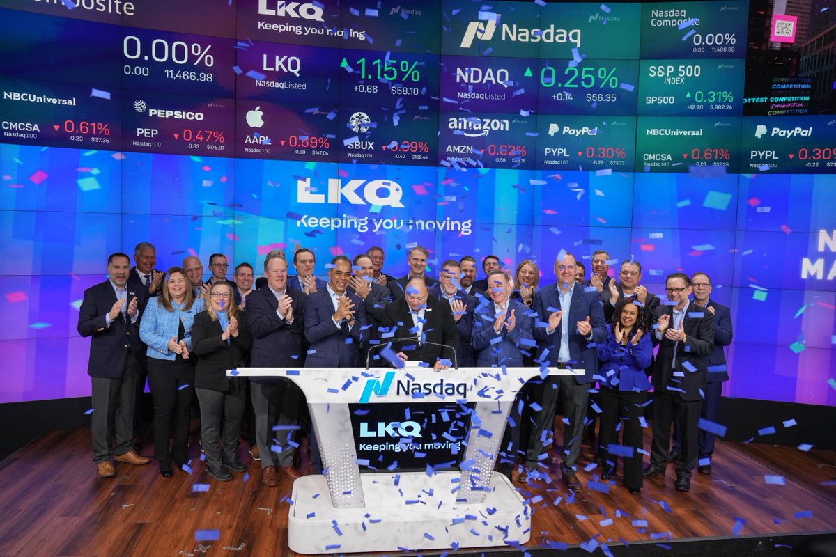NasdaqExchange's tweet photo. .@LKQCorp is ringing in their 2️⃣5️⃣th anniversary at the @NasdaqExchange Opening Bell. 🛎🎉

$LKQ is a leading provider of alternative and specialty parts to repair and accessorize automobiles and other vehicles. #NasdaqListed #LKQ25 https://t.co/ZJX19qryYh