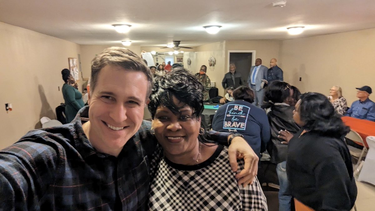 My friends in Southeast MO now have to vote 10-20 miles away — with 0 public input. Some said they don’t even have cars.

The fight for voting rights is far from over. That's why our campaign to replace Josh Hawley will invest THIS YEAR in voter reg AND early-vote infrastructure.