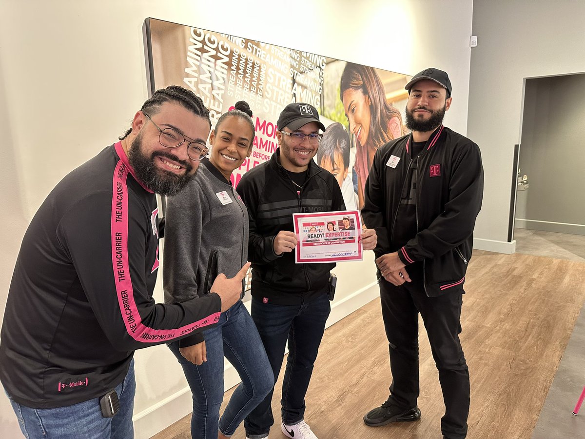Can’t be more excited to have these two AMAZING newly promoted Mobile Experts in the home of the West Colonial Warriors!! I know <a href="/BryanMendoza_19/">BryanMendoza</a> and Alejandra are going to crush it 💪 <a href="/ARod_013/">Andrés R.</a> <a href="/andrewroberts91/">andrew roberts</a> #Winners #FLEastWarriors