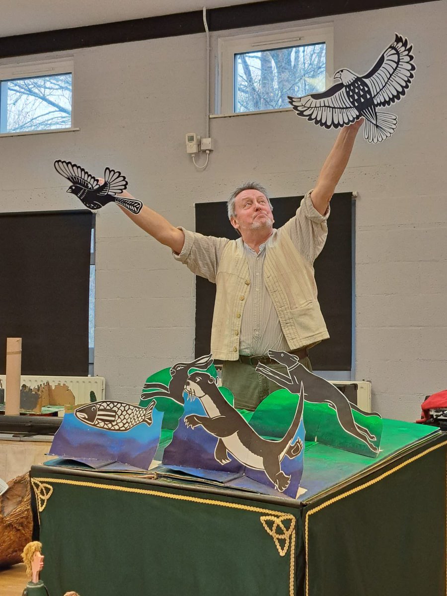 LlandogoS's tweet photo. A fantastic afternoon of “Dragon Tales” delivered by Philip this afternoon! We loved listening to the myths and legends of Wales🏴󠁧󠁢󠁷󠁬󠁳󠁿 Diolch yn fawr @skirridmp @EAS_Cymraeg @EAS_LLCEnglish https://t.co/8BtSgUWLBl