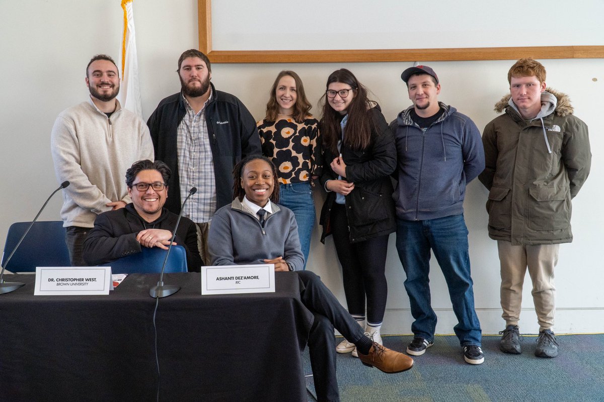 Teaching #BlackHistory in our Schools 📚 Yesterday’s community conversation brought together leaders and educators to discuss opportunities for collaboration. Shout out to future teacher and current student, Ashanti Dez’Amore for participating in this important conversation ⚓️
