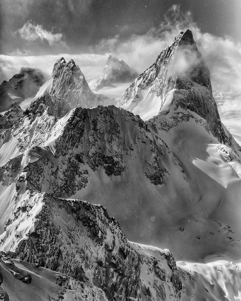 jimkchin's tweet photo. Sometimes it’s ok to be dramatic.

Bugaboo Provincial Park, British Columbia. https://t.co/k3i3qGk5oA