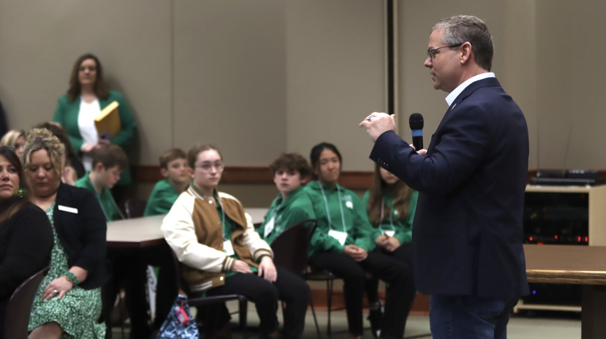 UA System Div of Ag (@aginark) on Twitter photo Arkansas Secretary of State John Thurston encourages <a href="/Arkansas4H/">Arkansas 4-H</a> members to vote and to run for office. "We need good people to run."
The talk was part of #4H Day at the Capitol. Arkansas Secretary of State John Thurston encourages <a href="/Arkansas4H/">Arkansas 4-H</a> members to vote and to run for office. "We need good people to run."
The talk was part of #4H Day at the Capitol.