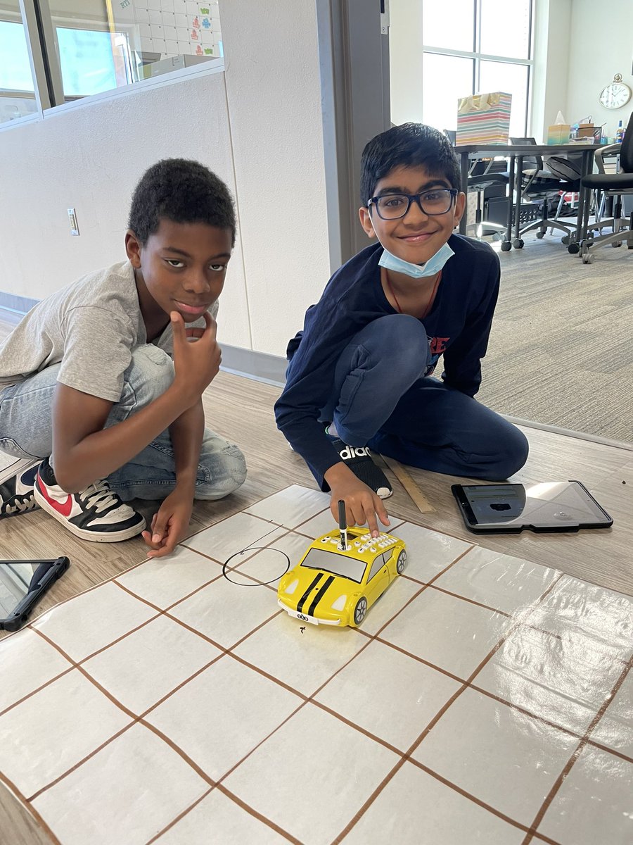 Katie Cassidy tweet media