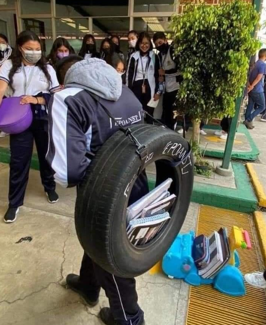 la mochila del pibe que sube todo el tiempo historias de su auto: