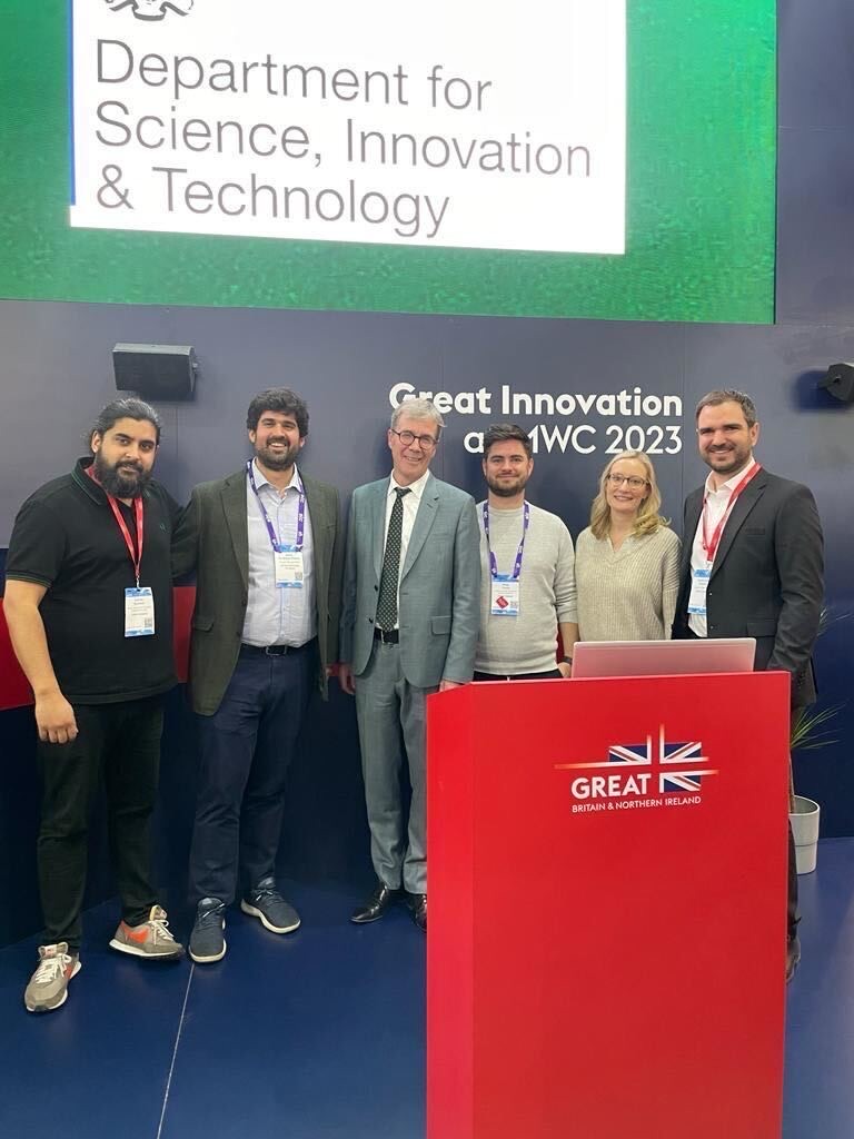 Nice team shot following the joint UKTIN and @SciTechgovuk reception at MWC2023. From left to right Kishan Nundloll, Mario De Miguel Ramos, Nick Johnson @cto_nick , Phil Young, Megan Jeapes & Kostas Katsaros @DigiCatapult.