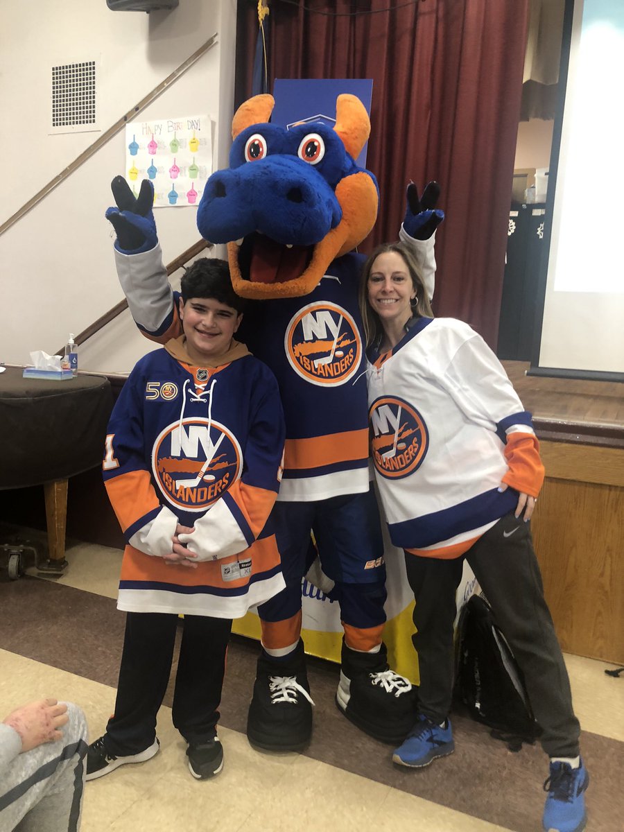 MeadowbrookSchoolEM tweet media