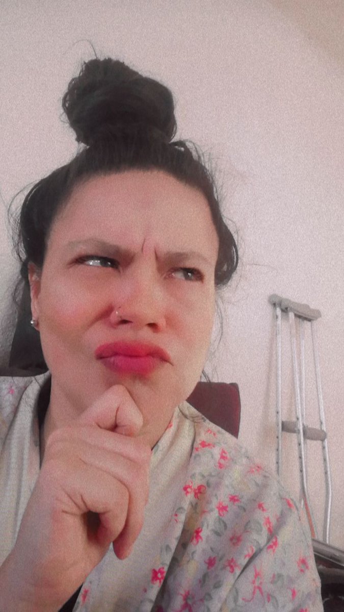 ethelaldrete's tweet photo. ¿Que puede ser más "Señorial" que usar la bata (de doña) que tu señora madre te heredó?
🥴🤭😭
#doña #resignada #sisoy #yquetiene https://t.co/AU2ibCM3Il