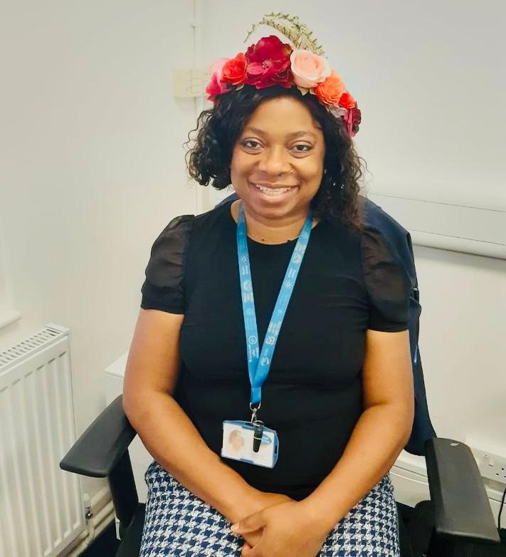 It’s the Power in the flower🌺🌸🌼

Celebrating #InternationalWheelchairDay on the 1st March. 

Meet Yinka - the flower power therapist!💙🧡

What a wonderful way to keep children entertained and distracted when they come in for #wheelchair clinic. 
#newham #eastlondon