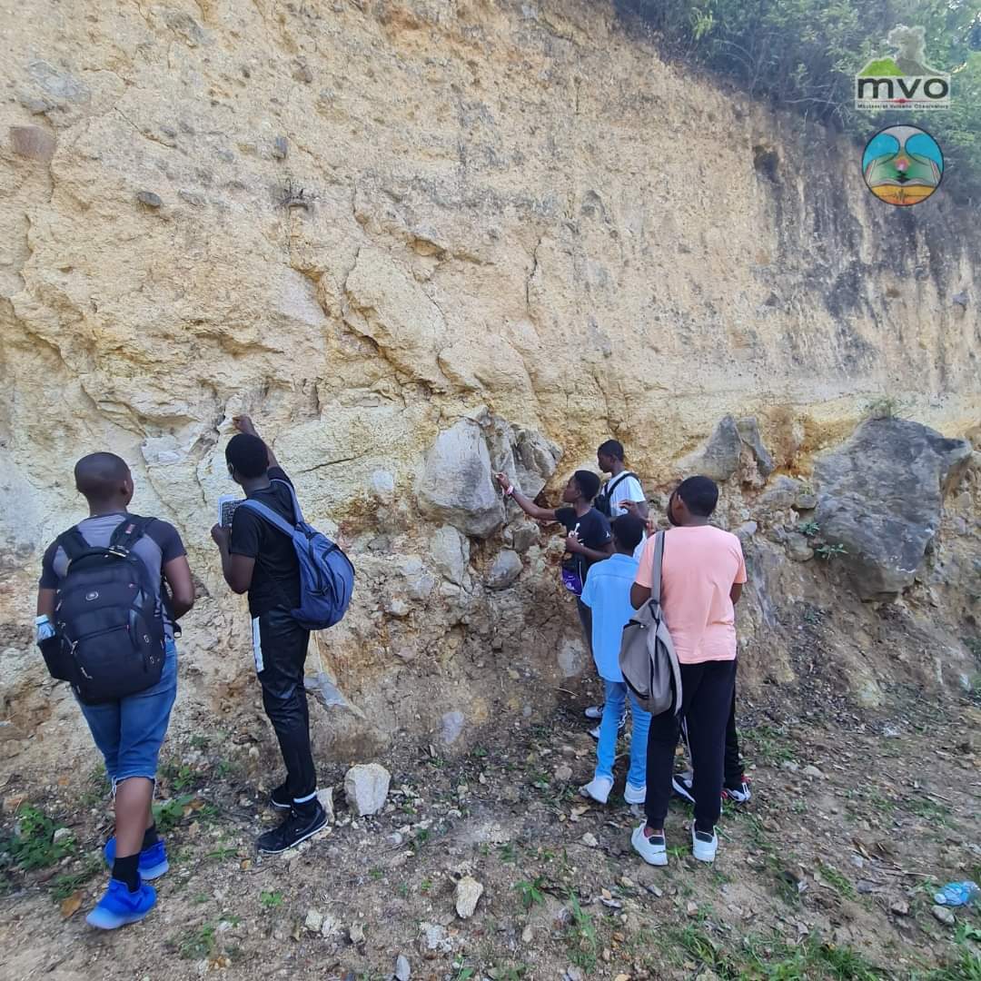 mvoms's tweet photo. Our #MVOAfterSchoolClub took a field trip led by Volcanologist Dr Adam Stinton to 4 locations that show different aspects of #volcanic rocks & landscapes. Each student was equipped with a field guide that contained relevant info, maps & activities #mvo #science #curatingcrises https://t.co/fSa17SsL4F