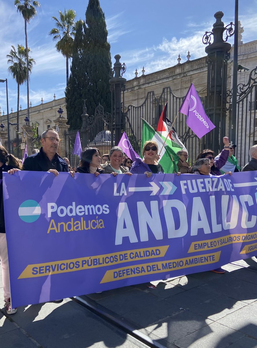 Maribel_Alh's tweet photo. Hoy #28Febrero seguimos pisando las calles, gritando derechos y defendiendo nuestros Servicios Públicos, ante la piratería del PP que desde las Instituciones hacen política para los suyos, llenándoles los bolsillos, olvidándose de la ciudadanía y de sus necesidades💜 https://t.co/VsbiEik6Qv