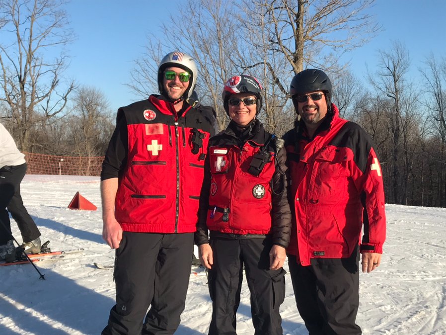 MRMSP_OH's tweet photo. More Alpine Patrollers!! With a record-setting year-- we have NINE new red jackets! Congrats to all🙌🏼 https://t.co/uI3Hsg0eud
