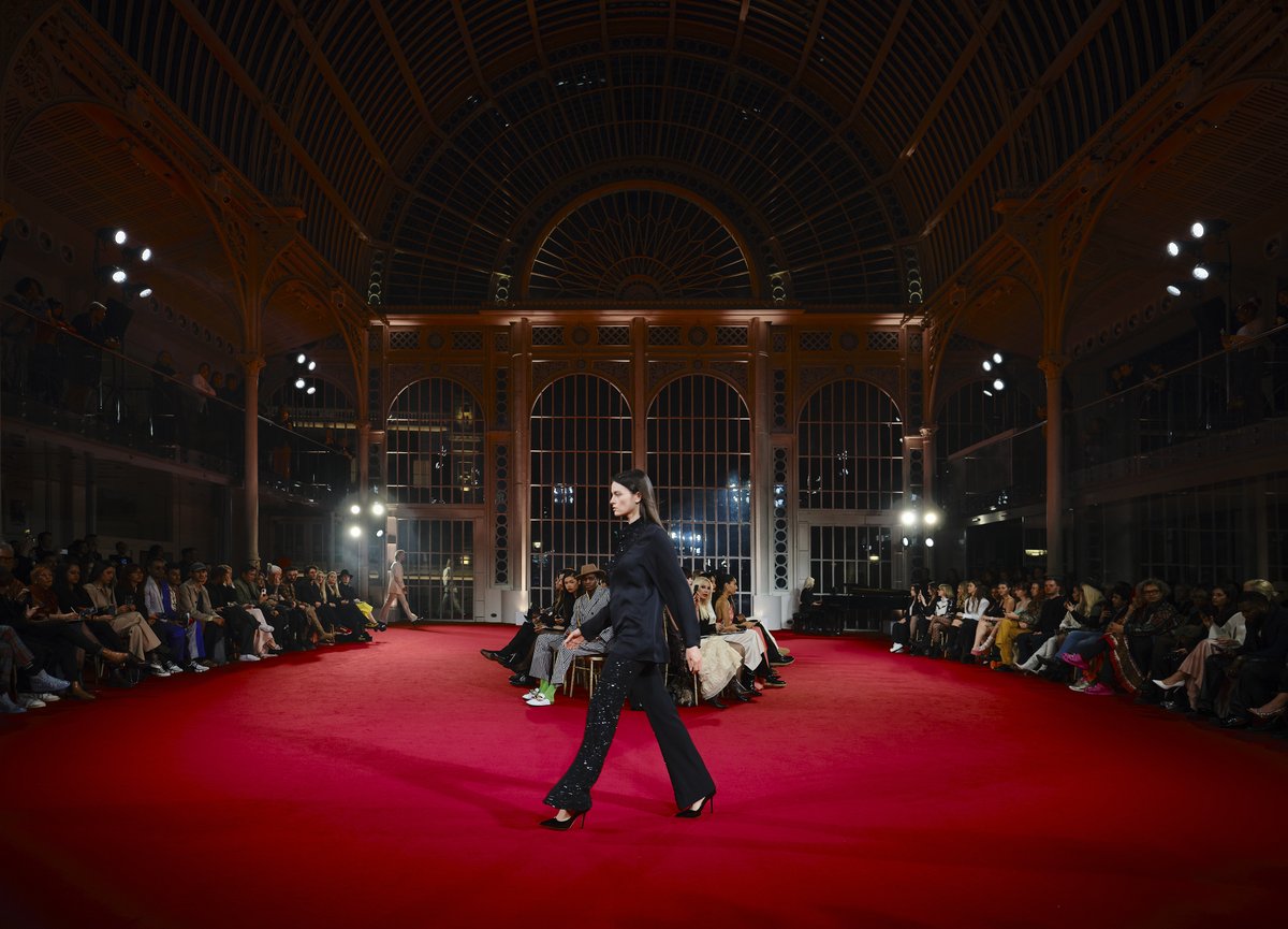 Kaushik Velendra | AW23 | London Fashion Week. 
Production &amp; Design: <a href="/incaevent/">INCA Productions</a> 
Lighting Design: @petterstad 
Lighting: TSL Lighting
Technical Director: <a href="/mark/">mark</a>.conno11y 
Photography: <a href="/photobenphoto/">Ben Broomfield</a> 
#tsllighting #londonfashionweek #stagelighting #fashionshow #showlighting