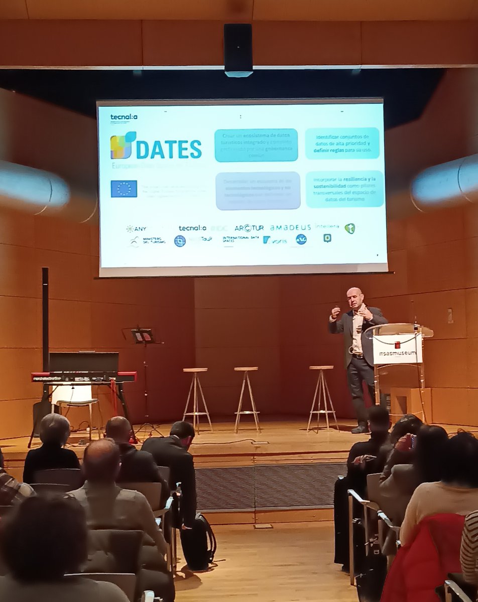 tecnalia's tweet image. 🖐 Nuestro compañero @JesHerrero presenta el Proyecto DATES en el evento Tourism 5.0 - #DigitalTransformationForum. 
🔹 #EspacioDeDatos de #TurismoSeguro y fiable que garantiza un control transparente del acceso, el uso y la reutilización de los datos.
@datestourism  #DATES