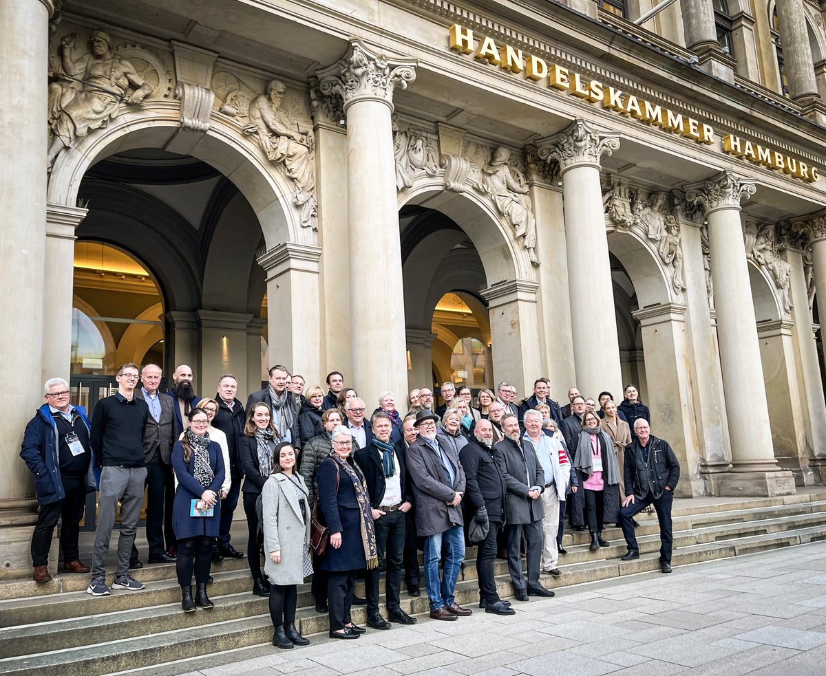 Heute haben wir Besuch von einer Delegation von <a href="/EuropakorrAB/">Europakorridoren AB</a>, einem schwedischen Verein, der sich für den Schienenverkehr in Skandinavien einsetzt. Gemeinsam mit der <a href="/IHK_Luebeck/">IHK zu Lübeck</a> &amp; dem <a href="/FBBC_eu/">FBBC - Fehmarnbelt Business Council</a>  empfangen wir Vertreterinnen und Vertreter aus der schwedischen Kommunal- (1/2)
