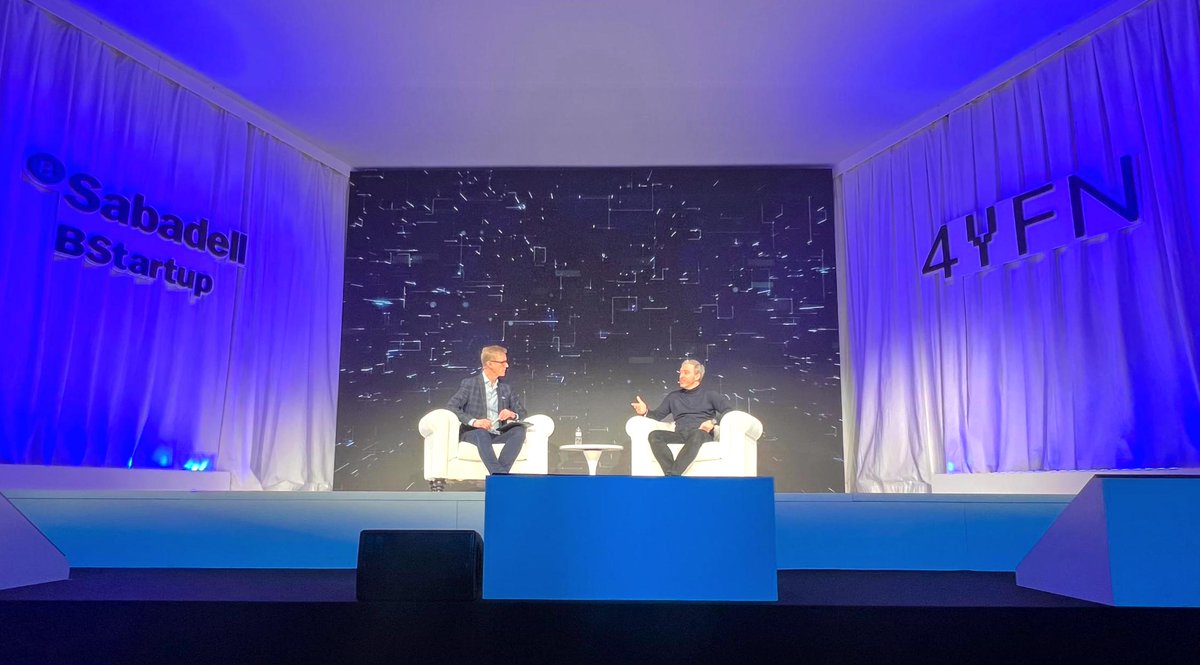 .@dominic_w is on stage with @DavidMcClelland at #MWC22, Barcelona🇪🇸 talking the power of the Internet Computer $ICP blockchain with startups and enterprises from around the globe @4YFN_MWC 📲

A World Computer for a mobile world with ICP's entire webstack, fully on-chain