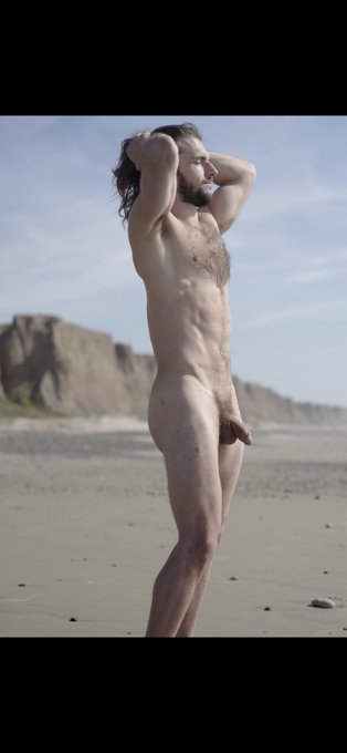 I&rsquo;m just a beach away 🏝️  Onlyfans is always on a huge discount go check it out 😋 https://t.co/XL7vy